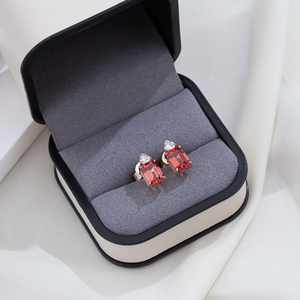 Pendientes de oro amarillo de 14 quilates con diamantes trillón y rubíes para mujer, Messi Jewelry MSE-841 - Product Image 5