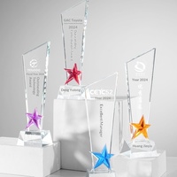 Vente directe usine Nouveaux trophées en cristal créatifs et colorés en forme d'étoile à cinq branches, trophées haut de gamme personnalisables pour les récompenses