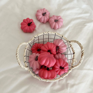 Decoraciones de calabaza rosa artificial de 7.5 pulgadas en rosa claro y oscuro, reutilizables, para decoración de mesa de hogar en interiores para el Día de Acción de Gracias. - Product Image 3