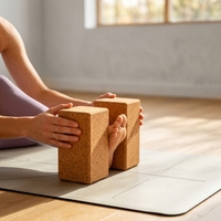 Syntus Kork Yoga Block & Gurt Set 2-teilig Hochdichte Weiche Rutschfeste Yoga-Blöcke 9x6x4 Zoll 8FT Metall D-Ring Gurt für Pilates