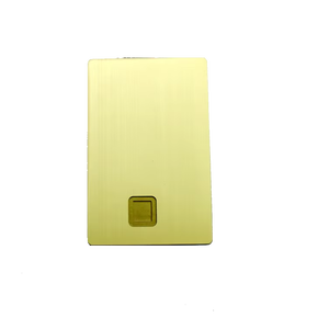 Tarjeta de Crédito Magnética de Acero Inoxidable Dorada con Impresión UV Personalizada y Grabado Láser para Miembros de <span class=keywords><strong>Amex</strong></span> Express - Product Image 1
