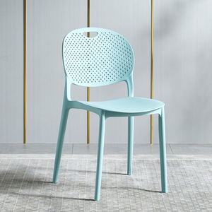 Chaise de salle à manger en plastique d'excellente qualité bon marché moderne italienne chaise de restaurant de café en PP - Product Image 3
