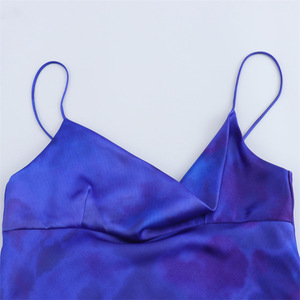 Gaun panjang punggung terbuka motif bunga wanita, gaun Satin Suspender seksi Inggris adem untuk liburan kasual terlihat warna gelap musim panas - Product Image 3