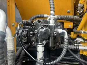 Excavadora Original SANY SY135C 215 235 335 365 Mini Crawler de Segunda Mano, Excavadoras Usadas Sany 135 - Product Image 6