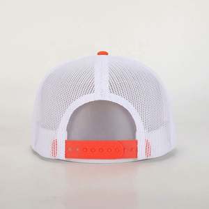 Gorra de Camionero Deportiva de Lona con Visera Plana de 6 Paneles, Bordado Personalizado de Alta Calidad con Logotipo, Negra, de Algodón, Estilo Deportivo, Venta al Por Mayor BSCI - Product Image 5