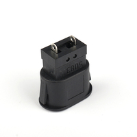 Prise de courant industrielle 2,5A AC 250V |   1 Prise de courant |   Prise EU/SA |   CCC/CE pour |   Construction en cuivre et nylon |   Noir |   1,5 m