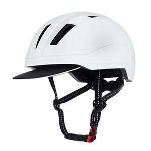Casque de vélo adulte blanc en PC et EPS, respirant, avec visière, pour le cyclisme et le skateboard - Product Image 1