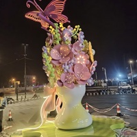 Patung Kupu-kupu dengan Vas Bunga Berlampu Resin, Patung Bunga Bercahaya Besar untuk Dekorasi Pusat Perbelanjaan