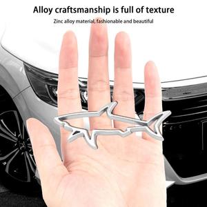 Autocollant de Voiture Métal 3D, Design Creux Poisson Requin, Emblème Badge Décalque pour Automobiles, Motos, Bouchon de Réservoir et Accessoires - Product Image 6