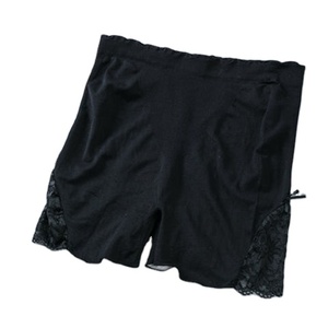 Pantalones de seguridad de encaje para mujer, antideslizantes, finos, talla grande, leggings versión coreana, shorts de tres puntos de cintura media que levantan el vientre y realzan la cadera - Product Image 2