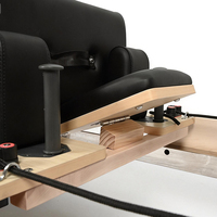 Machine de Pilates Reformer Professionnelle en Bois d'Érable Blanc Premium avec Main Courante Réglable, Équipement de Santé Durable et Écologique pour le Corps