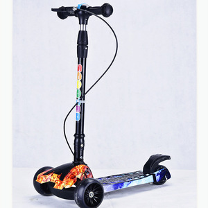 สกู๊ตเตอร์เด็กมีไฟปรับความสูงได้สำหรับเด็กอายุ 3-6 ปี สีฟ้าคอรัล รุ่น Y200 - Product Image 4