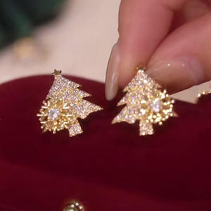 Pendientes de tuerca con diseño de árbol de Navidad dorado E3316 con cristales de imitación para mujer, joyería de fiesta, diseño moderno y lindo - Product Image 3