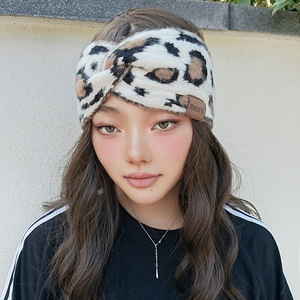 Diadema <span class=keywords><strong>de</strong></span> punto <span class=keywords><strong>de</strong></span> lana con estampado <span class=keywords><strong>de</strong></span> leopardo estilo europeo-americano, <span class=keywords><strong>de</strong></span> ala ancha, para lavado facial y protección <span class=keywords><strong>de</strong></span> las orejas - Product Image 4
