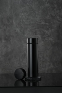 ขวดน้ำอัจฉริยะสแตนเลสสองชั้น 16 ออนซ์ ลดราคาพิเศษ พร้อมหน้าจอ LED แสดงอุณหภูมิ ใช้พลังงานแบตเตอรี่ ดีไซน์คลาสสิก เก็บความร้อน/เย็น - Product Image 6