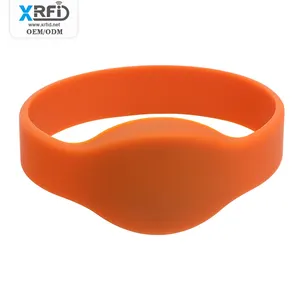 Gelang NFC RFID Festival silikon RFID kualitas tinggi 13.56mhz untuk loker Kolam renang