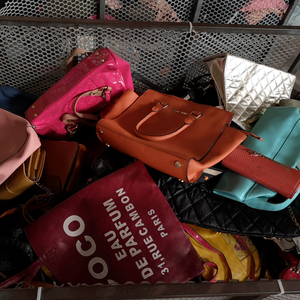 Sacs à vêtements et chaussures d'occasion, de bonne qualité, deuxième main, vente <span class=keywords><strong>en</strong></span> gros, - Product Image 1