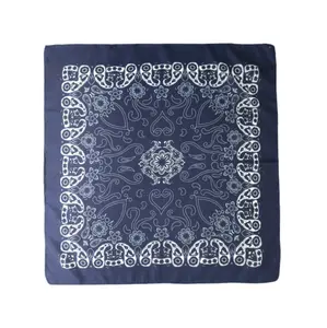 Copricapo stampato in tessuto quadrato di cotone 100% colorato personalizzato classico bandana di cotone