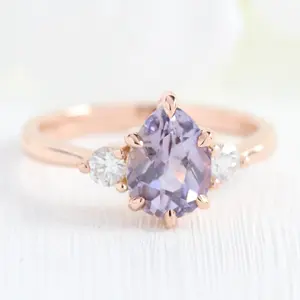 Elegante Sieraden 925 Sterling Silver Rose Gold Plated Peervorm Paarse Lavendel Engagement 3 Stenen Ring