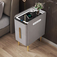 Table de chevet moderne simple et légère de luxe en bois massif ultra-étroite avec recharge