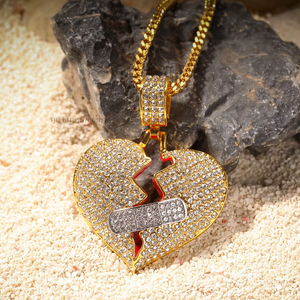 Collier Cœur Brisé Hip Hop Personnalisé Polyvalent avec Pendentif Cœur Brisé Accessoires d'Amour OK Band - Product Image 4