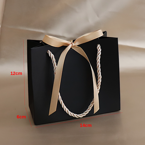 <span class=keywords><strong>Sac</strong></span> Cadeau Luxe Haut de Gamme en <span class=keywords><strong>Papier</strong></span> Couché Blanc Rose, Imprimé d'un Logo Personnalisé, pour Bonbons de <span class=keywords><strong>Mariage</strong></span> ou Bijoux, avec Ruban - Product Image 3