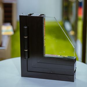 Profilé en T en aluminium noir Shalumi pour portes et fenêtres à cadre en alliage, soudage, découpe, système architectural de haute qualité, fabriqué au Vietnam - Product Image 3