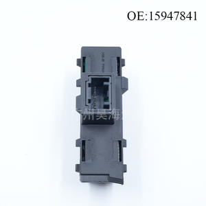 Commutateur de centre d'information du conducteur en plastique 15947841, applicable aux systèmes multimédias SILVERADO SIERRA 07-13 - Product Image 1