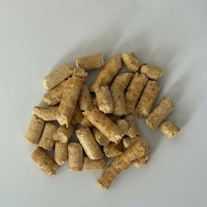 Pellets de madera de pino natural para camas de mascotas, calidad premium de exportación, ocho milímetros de diámetro, esterilizados, sin polvo, sin aditivos. - Product Image 1