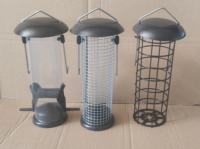 Mangeoire à oiseaux en métal Wild Garden, ensemble de stations d'alimentation suspendues en maille, construction en fer durable, légère, verte/noire, 21x7cm pour