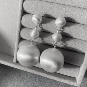 <span class=keywords><strong>Pendientes</strong></span> de gota de bola redonda escalonada de tres capas de latón cepillado chapado en oro de gran tamaño minimalista de accesorios de moda mujer - Product Image 5