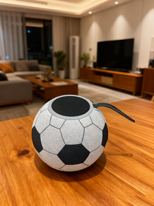 Nouveau haut-parleur portable design football, mini haut-parleur sans fil actif, lumières LED, haut-parleur de jeu pour la Coupe du monde, cadeau d'anniversaire pour enfants - Product Image 3