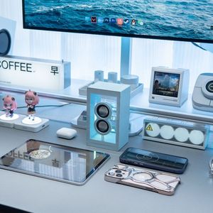 เครื่องเล่นเพลงกล่องเสียงเบส RGB แบบมีสาย/เชื่อมต่อบลูทูธไร้สายโปร่งใสลำโพงเสียงของขวัญหลายโหมด - Product Image 1