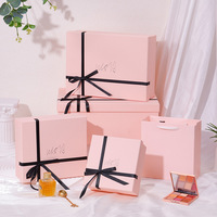 Boîte cadeau rose exquise, festive, romantique, parfaite avec ruban pour cosmétiques, parfums, bijoux
