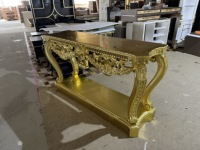 Table d'entrée de luxe de style européen Console sculptée en bois massif d'inspiration française avec miroir et accent de feuille d'or pour Villa Mansion