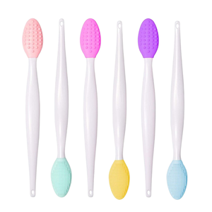 <span class=keywords><strong>Beauty</strong></span> <span class=keywords><strong>Planet</strong></span> Mini brosse nettoyante pour le visage en silicone applicateur à poignée pour le lavage du visage nettoyant pour les pores exfoliant brosse de <span class=keywords><strong>masque</strong></span> en silicone - Product Image 2