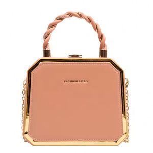 Bolso elegante para mujer con estampado de serpiente, colección 2025, bolso bandolera moderno con correa extraíble. - Product Image 2