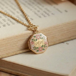 Collar con Colgante de Perla de Acero Inoxidable Chapado en Oro de 18K con Logotipo Personalizado al por Mayor, con Cadenas para Fiestas y Eventos - Product Image 3