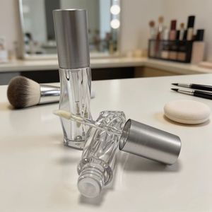 Directo de Fábrica, Botella Curva Transparente de ABS de 3.5ml para Brillo Labial, Tubo Vacío, Se Acepta Logotipo y Color Personalizados - Product Image 1