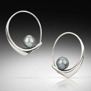 Orecchini a Cerchio Grigi per Donne, Design Geometrico Minimalista, Accessori per Orecchie da Indossare Quotidianamente - Product Image 5