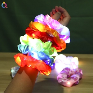QIYUE Chouchou en satin lumineux à LED, éclairage nocturne, élastique à cheveux LED, porte-queue de cheval - Product Image 6