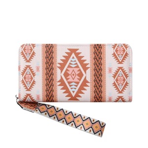 Cartera Larga Personalizada para Mujer con Patrón Azteca, Tarjetero Portátil, Correa de Muñeca, Cierre de Cremallera, Monedero con Cómodo Acceso de Cremallera - Product Image 4