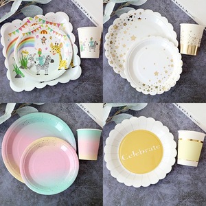 Vaisselle de fête à motifs personnalisés, assiettes à gâteau en papier kraft - Product Image 3