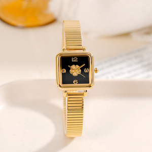 Montre pour femme en quartz, étanche, avec bracelet en bambou, style rétro français, carrée, exquise et très tendance. - Product Image 1