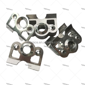 Piezas para autos de carreras: Placa de resorte Dzus de 1-3/8 pulgadas, soporte de montaje y abrazaderas Dzus de liberación rápida para chasis de autos de carreras - Product Image 1