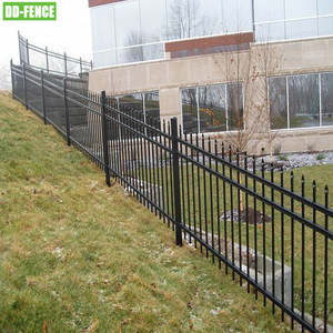 Bán Buôn Hot Bán Nhôm Hàng Rào Trang Trí Kim Loại Rèn Sắt Hàng Rào Tấm Giá Có Thể Sắt Hàng Rào Cho Độ Dốc - Product Image 1