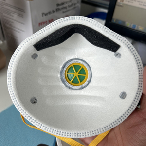 Pabrik grosir asap pelindung debu setengah penutup wajah OEM abu-abu <span class=keywords><strong>CE</strong></span> FFP2 NR masker debu dengan katup tali kepala dengan karbon aktif - Product Image 2