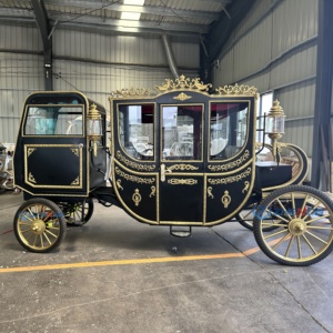 Calèche royale électrique noire avec ornements dorés et quatre roues pour transport spécial - Product Image 2