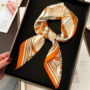 Syal motif kotak warna Burgundy Dan White Square Scarf bandana desain kuda elegan dan Harness klasik mendukung pola kustom - Product Image 5