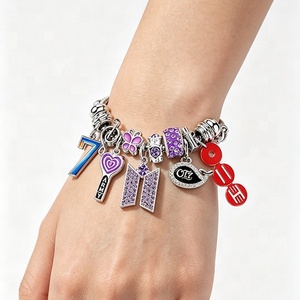 Pulsera unisex al por mayor con dijes, de aleación de zinc chapada en oro, cadena ajustable con diseño de serpiente, joyería colgante de moda Kpop - Product Image 2